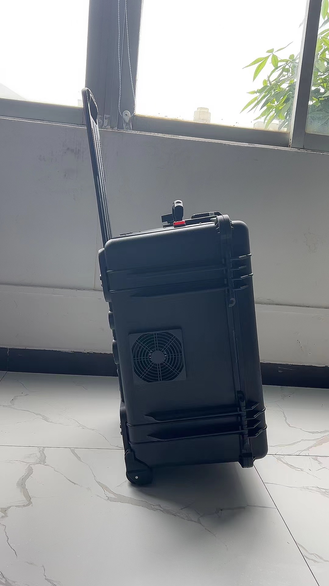 仪征手拉箱型移动通信干扰器